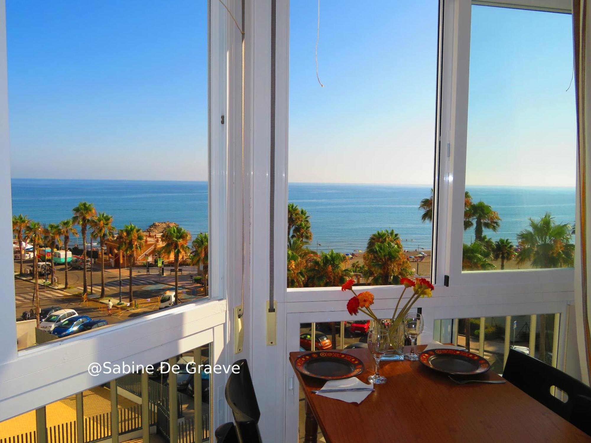 Love Nest By The Sea Wake Up With Ocean Views In Every Room Ruselo R408 Torrox Δωμάτιο φωτογραφία